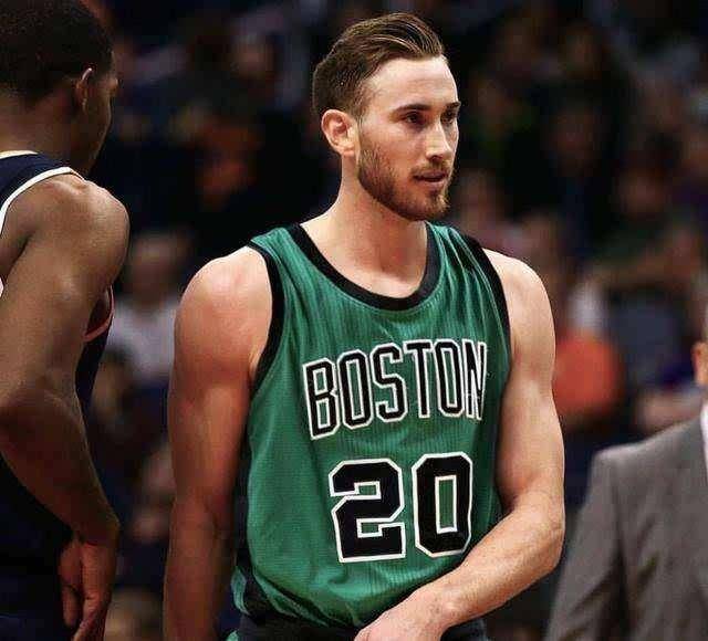 从俱乐部的 从俱乐部的