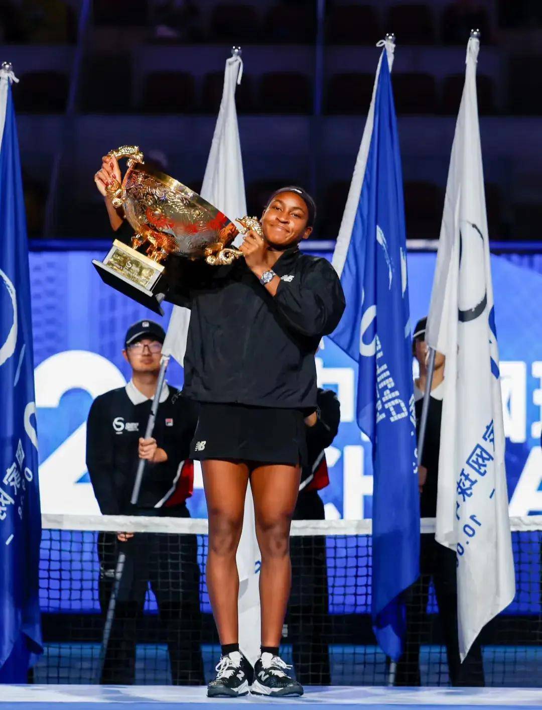 伍整体的凝 伍整体的凝