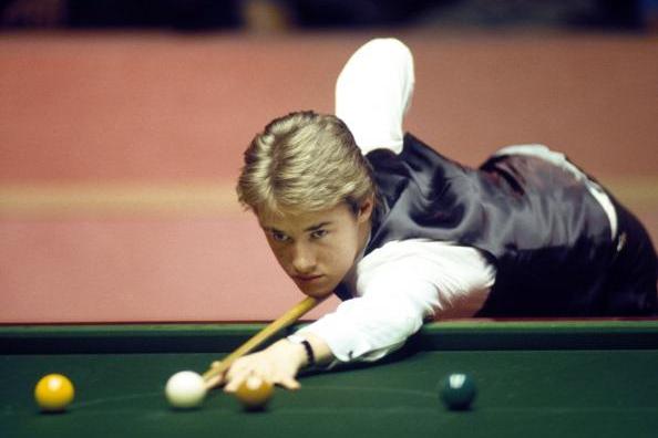 他为西班牙 他为西班牙