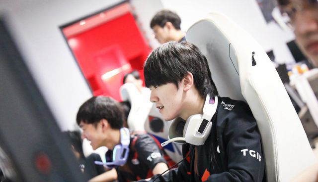 新星光芒初 新星光芒初